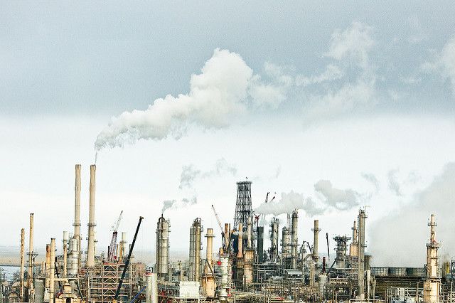 Nebelkerzen und Rauchmauern: Wie Öl- und Gasunternehmen den Klimawandel verschleierten